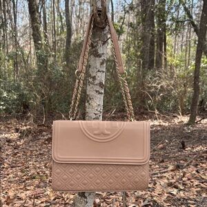 Elegant Tan Quilted Shoulder Bag
